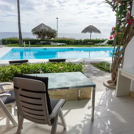 Sea View Apartment *