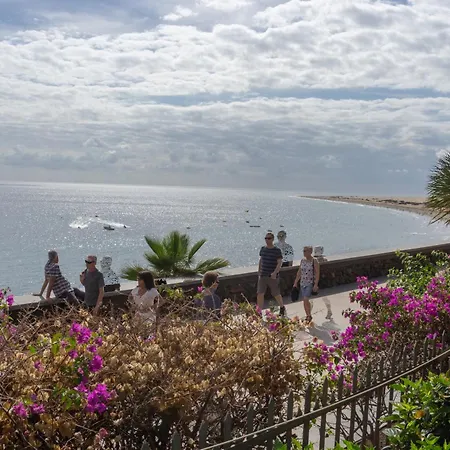 Sea View Apartment *